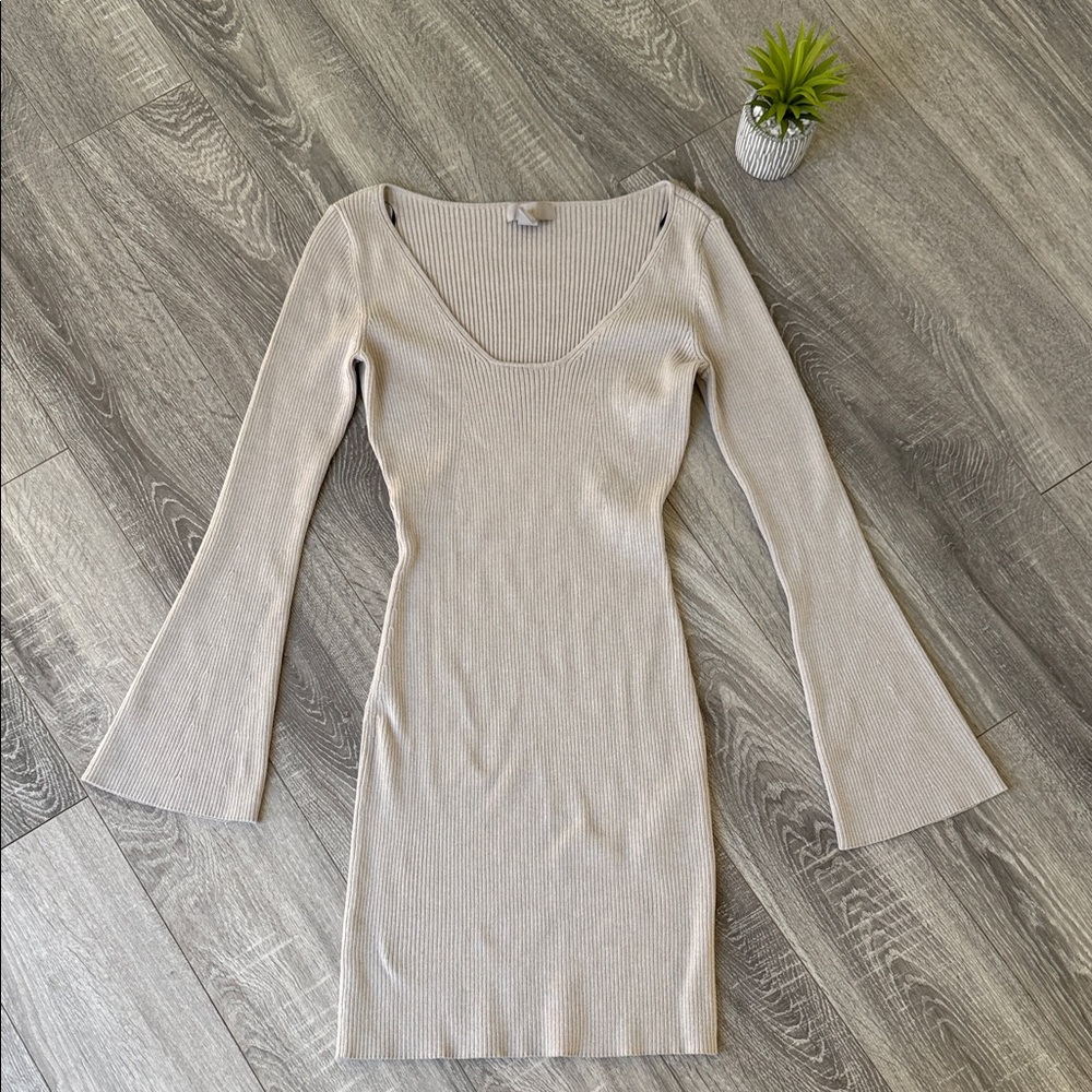 H&M Beige Long Sleeve Sweater Dress